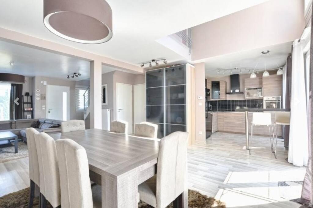 Maison 120 M² A Vigy エクステリア 写真